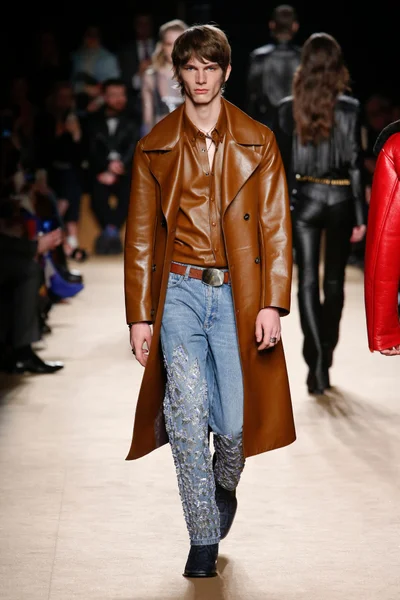 Look 37